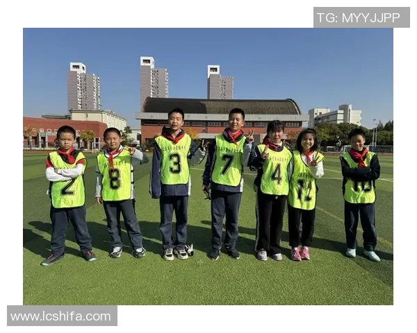 足球明星们的毕业照背后故事揭秘与青春岁月回忆分享 足球明星们的毕业照背后故事揭秘与青春岁月回忆分享