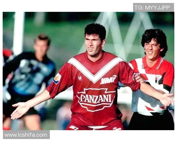 足球明星青春的流逝与回忆:追忆那些曾经的辉煌岁月 足球明星青春的流逝与回忆:追忆那些曾经的辉煌岁月